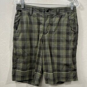 Lululemon Kahuna green plaid shorts size 32